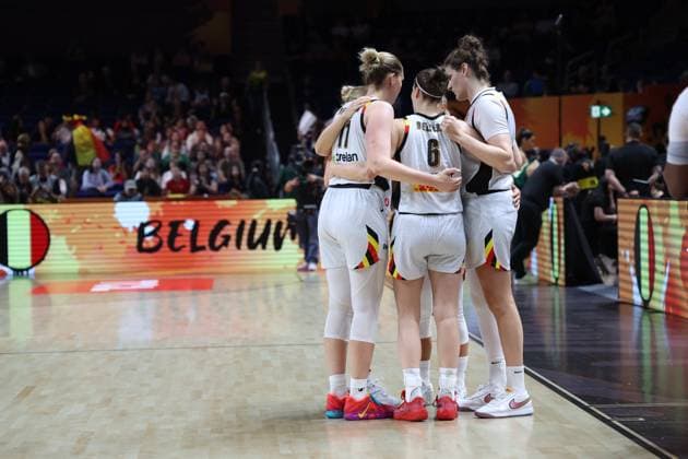 Belgium s Antonia Delaere; Belgium s Julie Allemand; Belgium s Julie Vanloo; Belgium s Emma Meesseman and Belgium s Kyara Linskens pictured at the start of a basketball game between Belgian national team, Nationalteam Belgian Cats and Australia, game 3 of the group phase at the FIBA Women s Basketball World Cup, on Monday 7 September 2026, in Berlin, Germany. The FIBA Women s Basketball World Cup takes place in Berlin from 4 to 23 September 2026. VIRGINIExLEFOUR  x185530230x