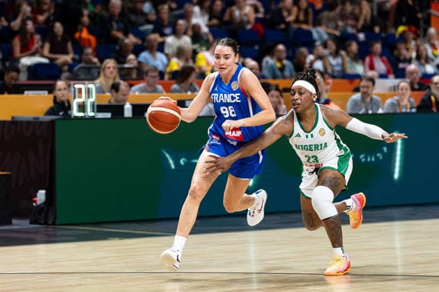 Pauline Astier (Frankreich, 98) im Dribbling, Ezinne Kalu (Nigeria, 23), GER, Nigeria vs. Frankreich, Basketball, FIBA Women s World Cup 2026, Gruppenphase, Spieltag 3, 07.09.2026 GER, Nigeria vs. Frankreich, Basketball, FIBA Women s World Cup 2026, Gruppenphase, Spieltag 3, 07.09.2026 Berlin Copyright: xEibner-Pressefoto MaxxVincenx EP_MVN