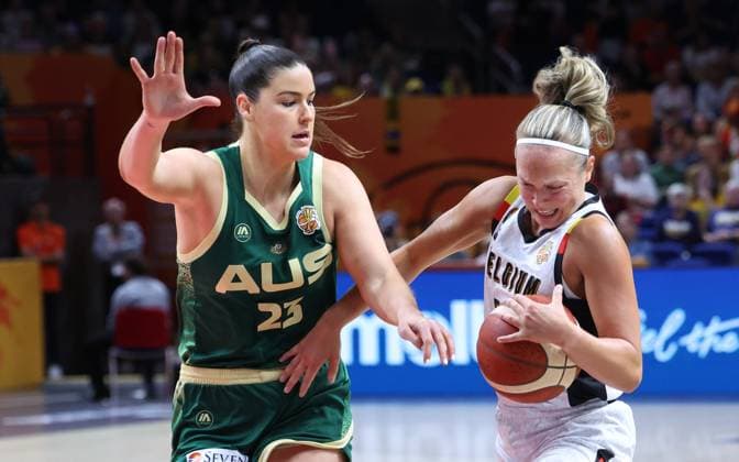 Australia™ Alex Fowler and Belgium s Julie Allemand fight for the ball during a basketball game between Belgian national team, Nationalteam Belgian Cats and Australia, game 3 of the group phase at the FIBA Women s Basketball World Cup, on Monday 7 September 2026, in Berlin, Germany. The FIBA Women s Basketball World Cup takes place in Berlin from 4 to 23 September 2026. VIRGINIExLEFOUR  x185532531x