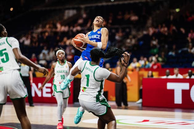 FIBA Women™s Basketball World Cup 2026: Nigeria vs. Frankreich, 07.09.2026 Janelle Salaun (Frankreich, 13) gegen Grace Efosa-Aguebor (Nigeria, 1); Basketball, FIBA Women™s Basketball World Cup 2026, Gruppenphase, Gruppe B, 3. Spieltag: Nigeria vs. Frankreich am 07.09.2026 in der Uber Arena, Berlin Copyright: xBEAUTIFULxSPORTS Tonhäuserx