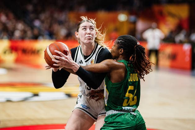 FIBA Women™s Basketball World Cup 2026: Deutschland vs. Mali, 07.09.2026 Luisa Geiselsoder (Deutschland, 15) gegen Rokia Doumbia (Mali, 52); Basketball, FIBA Women™s Basketball World Cup 2026, Gruppenphase, Gruppe A, 3. Spieltag: Deutschland vs. Mali am 07.09.2026 in der Uber Arena, Berlin Copyright: xBEAUTIFULxSPORTS Tonhäuserx