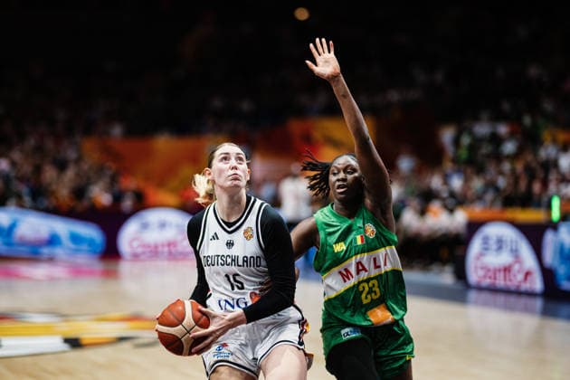 FIBA Women™s Basketball World Cup 2026: Deutschland vs. Mali, 07.09.2026 Luisa Geiselsoder (Deutschland, 15) gegen Sika Kone (Mali, 23); Basketball, FIBA Women™s Basketball World Cup 2026, Gruppenphase, Gruppe A, 3. Spieltag: Deutschland vs. Mali am 07.09.2026 in der Uber Arena, Berlin Copyright: xBEAUTIFULxSPORTS Tonhäuserx