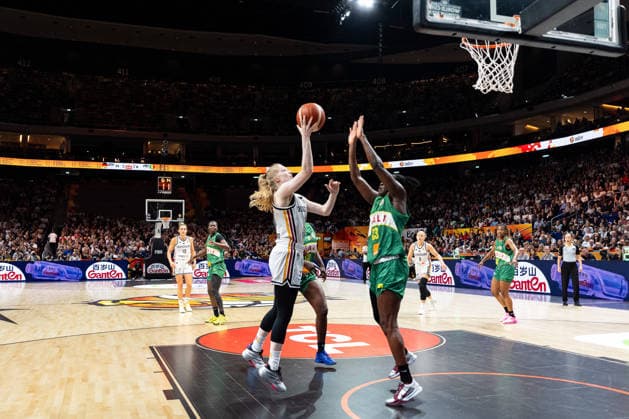 Frieda Buhner (Deutschland, 20) beim Wurf, Sika Kone (Mali, 23), GER, Deutschland vs. Mali, Basketball, FIBA Women s World Cup 2026, Gruppenphase, Spieltag 3, 07.09.2026 GER, Deutschland vs. Mali, Basketball, FIBA Women s World Cup 2026, Gruppenphase, Spieltag 3, 07.09.2026 Berlin Copyright: xEibner-Pressefoto MaxxVincenx EP_MVN