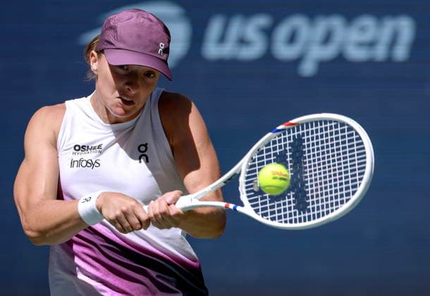 US Open tennis tournament - Day 9 Iga Swiatek of Poland in action against Qinwen Zheng of China during the Women s Singles round 4 of the US Open Tennis Championships at the USTA Billie Jean King National Tennis Center in Flushing Meadows, New York, USA, 07 September 2026. The 2026 US Open tournament runs from 23 August through 13 September. FLUSHING MEADOWS NEW YORK United States  Copyright: xCRISTOBALxHERRERA-ULASHKEVICHx