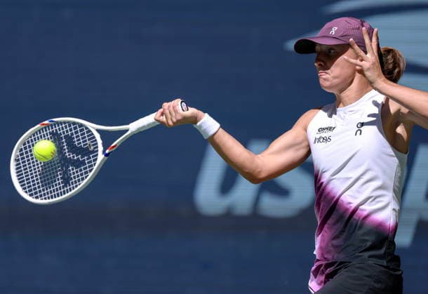 US Open tennis tournament - Day 9 Iga Swiatek of Poland in action against Qinwen Zheng of China during the Women s Singles round 4 of the US Open Tennis Championships at the USTA Billie Jean King National Tennis Center in Flushing Meadows, New York, USA, 07 September 2026. The 2026 US Open tournament runs from 23 August through 13 September. FLUSHING MEADOWS NEW YORK United States  Copyright: xCRISTOBALxHERRERA-ULASHKEVICHx