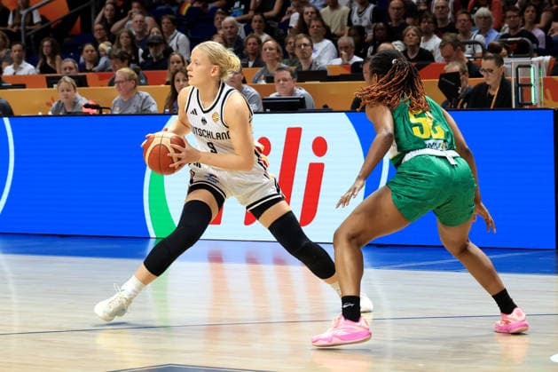 07.09.2026, GER, Basketball, Damen, FIBA Basketball WM, 2026, Germany vs Czechia Emma Eichmeyer ( Deutschland 9 ), Rokia Doumbia ( Mali 52 ) Berlin Uber Arena Berlin Deutschland Copyright: xNordphotox xEnglerx