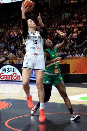 07.09.2026, GER, Basketball, Damen, FIBA Basketball WM, 2026, Germany vs Czechia Luisa Geiselsoeder ( Deutschland 15 ), Sika Kone ( Mali 23 ) Berlin Uber Arena Berlin Deutschland Copyright: xNordphotox xEnglerx