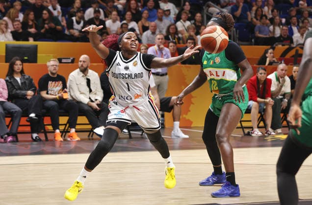 Alexis Peterson, Alima Dembele Zweikampf Spielszene Aktion Basketball FIBA World Cup Weltmeisterschaft Frauen WM Saison 2026 2027 07.09.2026 DBB Deutschland GER vs Mali