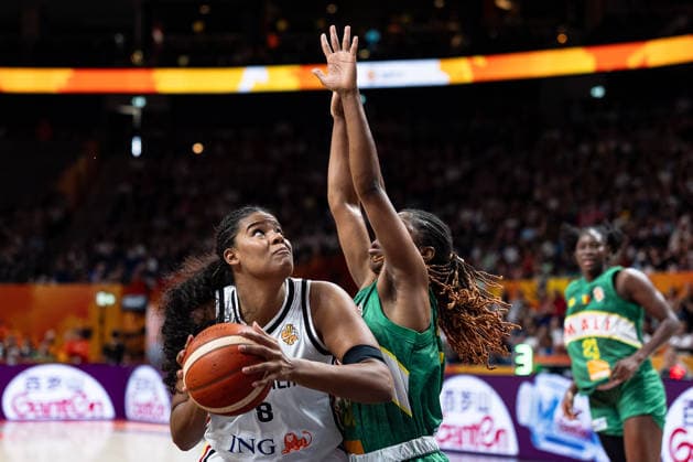 Nyara Sabally (Deutschland, 08) am Ball, Rokia Doumbia (Mali, 52), GER, Deutschland vs. Mali, Basketball, FIBA Women s World Cup 2026, Gruppenphase, Spieltag 3, 07.09.2026 GER, Deutschland vs. Mali, Basketball, FIBA Women s World Cup 2026, Gruppenphase, Spieltag 3, 07.09.2026 Berlin Copyright: xEibner-Pressefoto MaxxVincenx EP_MVN