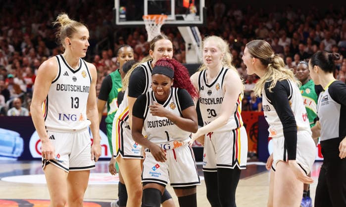 Leonie Fiebich, Alexis Peterson jubelt, Frieda Bühner , Luisa Geiselsöder Aktion Oberkörper Basketball FIBA World Cup Weltmeisterschaft Frauen WM Saison 2026 2027 07.09.2026 DBB Deutschland GER vs Mali