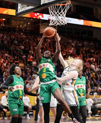 Naignouma Coulibaly, Sika Kone am Ball, Frieda Bühner Zweikampf Spielszene Aktion Basketball FIBA World Cup Weltmeisterschaft Frauen WM Saison 2026 2027 07.09.2026 DBB Deutschland GER vs Mali