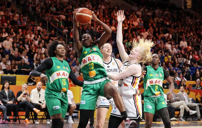 Naignouma Coulibaly, Sika Kone am Ball, Frieda Bühner Zweikampf Spielszene Aktion Basketball FIBA World Cup Weltmeisterschaft Frauen WM Saison 2026 2027 07.09.2026 DBB Deutschland GER vs Mali