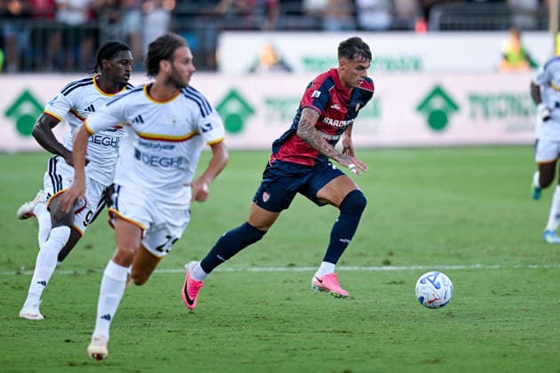 Cagliari s Daniel Maldini in action during the Serie A soccer match between Cagliari Calcio and Lecce at the Unipol Domus in Cagliari, Sardinia - Monday 7th september 2026. - Soccer  Copyright: xGianlucaxZuddas LaPressex