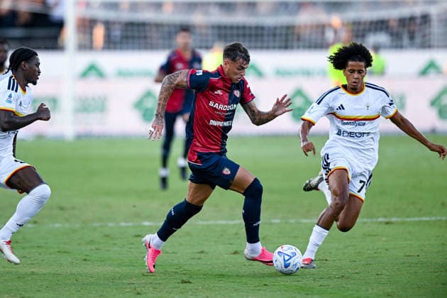 Cagliari s Daniel Maldini in action during the Serie A soccer match between Cagliari Calcio and Lecce at the Unipol Domus in Cagliari, Sardinia - Monday 7th september 2026. - Soccer  Copyright: xGianlucaxZuddas LaPressex