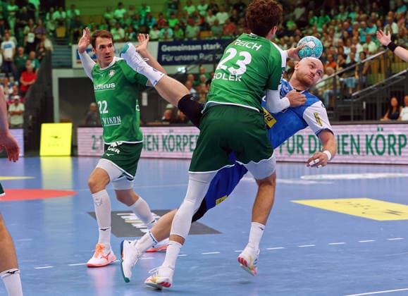 07.09.2026, xovx, Handball Opel Handball-Bundesliga, HSG Wetzlar - ThSV Eisenach v.l. Jona Schoch (HSG Wetzlar), Marti Soler (HSG Wetzlar), Peter Walz (ThSV Eisenach) Wetzlar Buderus Arena Hessen Deutschland (DE)