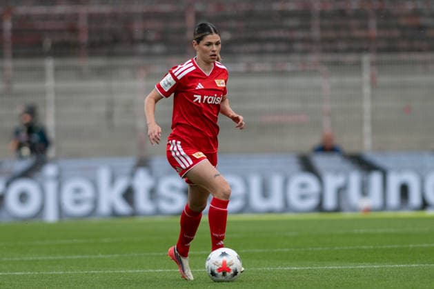 Eileen Michelle Campbell 10 (1. FC Union Berlin Frauen) am Ball, 1. FC Union Berlin Frauen vs. Eintracht Frankfurt Frauen, Fussball, Google Pixel Frauen-Bundesliga, 3. Spieltag, 2026 2027, 07.09.2026 DFB regulations prohibit any use of photographs as image sequences and or quasi-video Berlin Berlin Deutschland *** Eileen Michelle Campbell 10 1 FC Union Berlin Women in Action, 1 FC Union Berlin Women vs. Eintracht Frankfurt Women, Soccer, Google Pixel Women s Bundesliga, Matchday 3, 2026–2027, September 7, 2026 DFB regulations prohibit any use of photographs as image sequences and or quasi-video Berlin, Berlin, Germany Copyright: xkolbert-press MarkusxVerwimpx