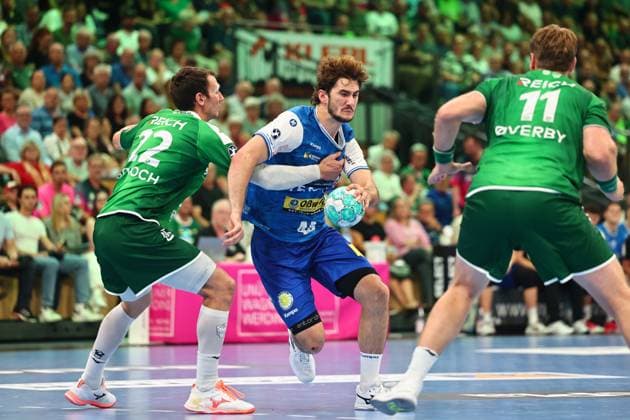 Stephan Seitz (ThSV Eisenach) im Zweikampf mit Jona Schoch (HSG Wetzlar, links) GER, HSG Wetzlar vs ThSV Eisenach, Handball, Opel Handball-Bundesliga, 3. Spieltag, Spielzeit 2026 2027, 07.09.2026 GER, HSG Wetzlar vs ThSV Eisenach, Handball, Opel Handball-Bundesliga, 3. Spieltag, Spielzeit 2026 2027, 07.09.2026 Wetzlar Copyright: xEibner-Pressefoto RenexWeissx EP_RWS