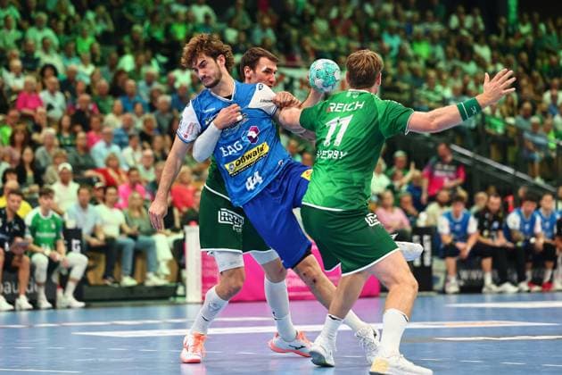 Stephan Seitz (ThSV Eisenach) im Zweikampf mit Jona Schoch (HSG Wetzlar, hinten) GER, HSG Wetzlar vs ThSV Eisenach, Handball, Opel Handball-Bundesliga, 3. Spieltag, Spielzeit 2026 2027, 07.09.2026 GER, HSG Wetzlar vs ThSV Eisenach, Handball, Opel Handball-Bundesliga, 3. Spieltag, Spielzeit 2026 2027, 07.09.2026 Wetzlar Copyright: xEibner-Pressefoto RenexWeissx EP_RWS
