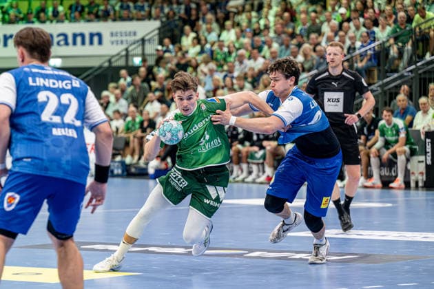 OPEL Handball Bundesliga; HSG Wetzlar - ThSV Eisenach, 07.09.26 Paul Kompenhans (HSG Wetzlar, 34), Tillman Leu (ThSV Eisenach, 99), OPEL Handball Bundesliga; HSG Wetzlar - ThSV Eisenach: Wetzlar, 07.09.26 Copyright: xBEAUTIFULxSPORTS Roeczeyx