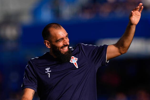 September 7, 2026, Getafe, Madrid, Spain: Borja Iglesias of RC Celta de Vigo greets the supporters during the Spanish League, LaLiga EA Sports, football match played between Getafe CF and RC Celta de Vigo at Coliseum de Getafe stadium on September 07, 2026, in Getafe, Spain. Getafe Spain - ZUMAa181 20260907_zaa_a181_124 Copyright: xDennisxAgyemanx