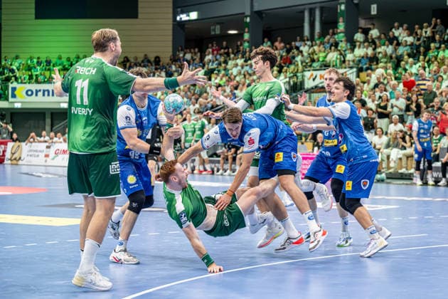 OPEL Handball Bundesliga; HSG Wetzlar - ThSV Eisenach, 07.09.26 Tomas Piroch (HSG Wetzlar, 13), Petter Oeverby (HSG Wetzlar, 11), Marti Soler (HSG Wetzlar, 23), .Dominik Solak (ThSV Eisenach, 30), Tillman Leu (ThSV Eisenach, 99), Felix Aellen (ThSV Eisenach, 22), OPEL Handball Bundesliga; HSG Wetzlar - ThSV Eisenach: Wetzlar, 07.09.26 Copyright: xBEAUTIFULxSPORTS Roeczeyx