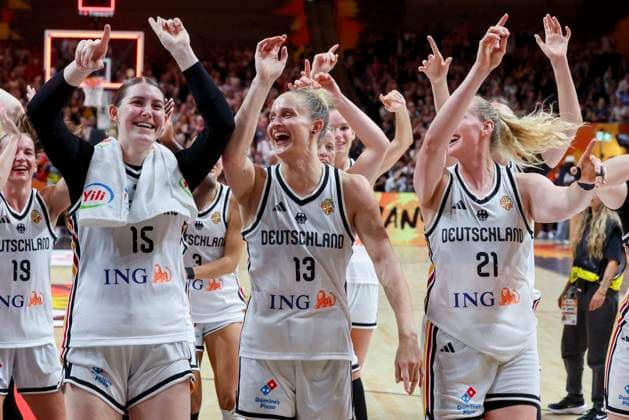 Luisa Geiselsoder (Germany) Leonie Fiebich (Germany) und Marie Guelich (Germany) cheer during the FIBA Women s Basketball World Cup Germany 2026 group match between Germany and Mali at Berlin Arena on September 7, 2026 in Berlin, Germany. (Photo by Marco Steinbrenner DeFodi Images) -