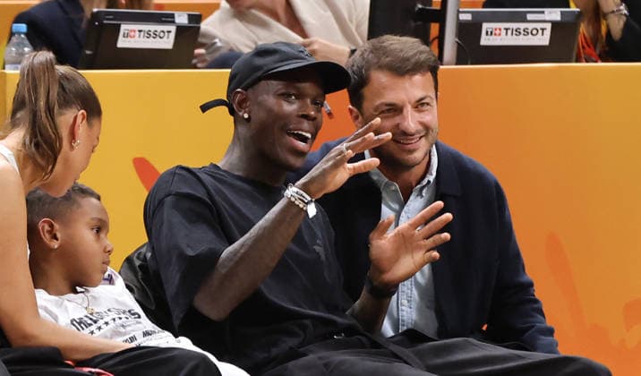 NBA, Basketball Herren, USA Profi Dennis Schröder redet mit Mithat Demirel (DBB Vize Präsident Basketball FIBA World Cup Weltmeisterschaft Frauen WM Saison 2026 2027 07.09.2026 DBB Deutschland GER vs Mali