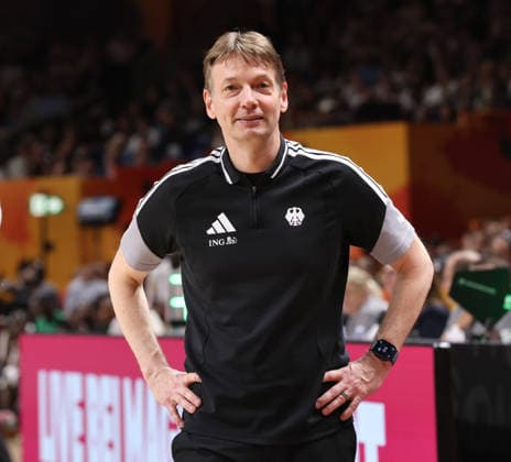 Bundestrainer Olaf Lange zufrieden Aktion Oberkörper Basketball FIBA World Cup Weltmeisterschaft Frauen WM Saison 2026 2027 07.09.2026 DBB Deutschland GER vs Mali