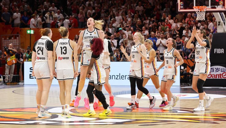 DBB Team jubelt nach Spielende Freude Emotion Basketball FIBA World Cup Weltmeisterschaft Frauen WM Saison 2026 2027 07.09.2026 DBB Deutschland GER vs Mali