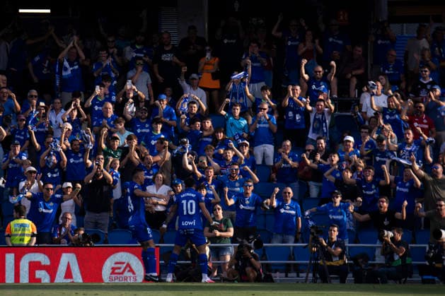 Getafe v Celta de Vigo - La Liga EA Sports Martin Satriano celebrates his goal with his teammates during La Liga EA Sports match between Getafe and Celta de Vigo at Estadio Coliseum on September 07, 2026 in Getafe, Madrid, Spain. Getafe Estadio Coliseum Madrid Spain Copyright: xAlejandroxMatiasxAcostax