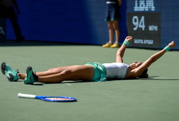 US Open tennis tournament - Day 9 Qinwen Zheng of China celebrates her victory against against Iga Swiatek of Poland during the Women s Singles round 4 of the US Open Tennis Championships at the USTA Billie Jean King National Tennis Center in Flushing Meadows, New York, USA, 07 September 2026. The 2026 US Open tournament runs from 23 August through 13 September. FLUSHING MEADOWS NEW YORK United States  Copyright: xCRISTOBALxHERRERA-ULASHKEVICHx