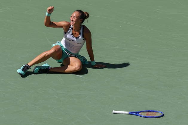 US Open tennis tournament - Day 9 Qiwen Zheng of China reacts after defeating Iga Swiatek of Poland in the Women s Singles round 4 of the US Open Tennis Championships at the USTA Billie Jean King National Tennis Center in Flushing Meadows, New York, USA, 07 September 2026. FLUSHING MEADOWS NEW YORK United States  Copyright: xBRIANxHIRSCHFELDx
