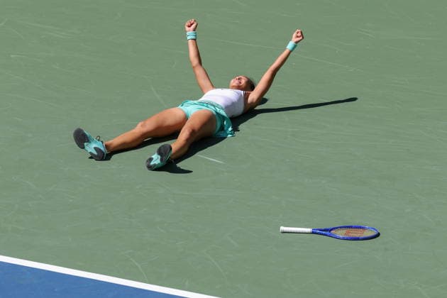 US Open tennis tournament - Day 9 Qiwen Zheng of China celebrates after defeating Iga Swiatek of Poland in the Women s Singles round 4 of the US Open Tennis Championships at the USTA Billie Jean King National Tennis Center in Flushing Meadows, New York, USA, 07 September 2026. FLUSHING MEADOWS NEW YORK United States  Copyright: xBRIANxHIRSCHFELDx