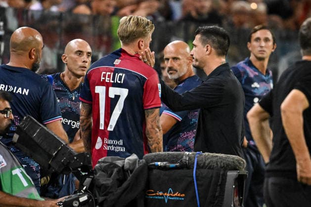 IPA88248186 - Mattia Felici of Cagliari Calcio, Knee Injury, Fabio Pisacane, Head Coach of Cagliari Calcio, during the Cagliari Calcio vs. US Lecce Italian Serie A soccer match in Cagliari, Italy, on September 7, 2026  Copyright: xLuigixCanu IPAxSportx xx IPA88248186