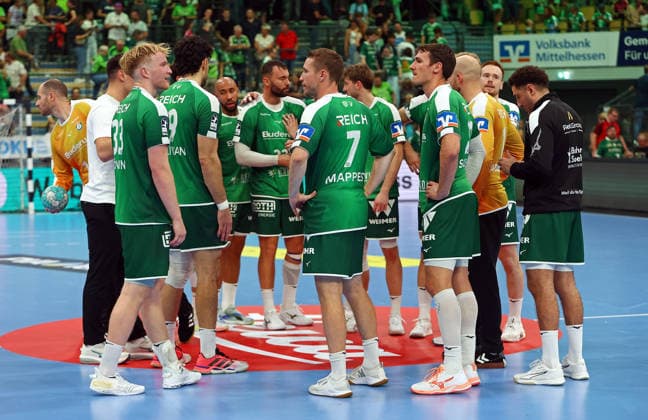 07.09.2026, xovx, Handball Opel Handball-Bundesliga, HSG Wetzlar - ThSV Eisenach Die Spieler der HSG Wetzlar nachdenklich nach dem 31:31 unentschieden gegen Eisenach Wetzlar Buderus Arena Hessen Deutschland (DE)