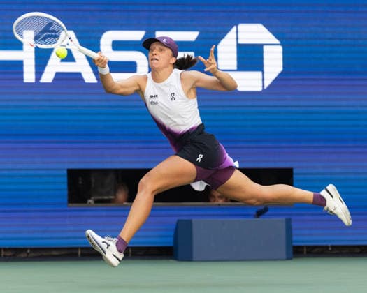 September 7, 2026: Iga Swiatek (POL) in action against Qinwen Zheng (CHN) during their Round 4 match at the US Open on September 7, 2026, held at the USTA Billie Jean King National Tennis Center in New York City. CSM New York City USA - ZUMAc04_ 20260907_zma_c04_028 Copyright: xBerniexHaleyx
