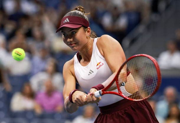 US Open tennis tournament - Day 9 Iva Jovic of the USA in action against Coco Gauff of the USA during their women s singles fourth round match at the US Open Tennis Championships at the USTA Billie Jean King National Tennis Center in Flushing Meadows, New York, USA, 07 September 2026. The 2026 US Open tournament runs from 23 August through 13 September. FLUSHING MEADOWS NEW YORK United States  Copyright: xCRISTOBALxHERRERA-ULASHKEVICHx