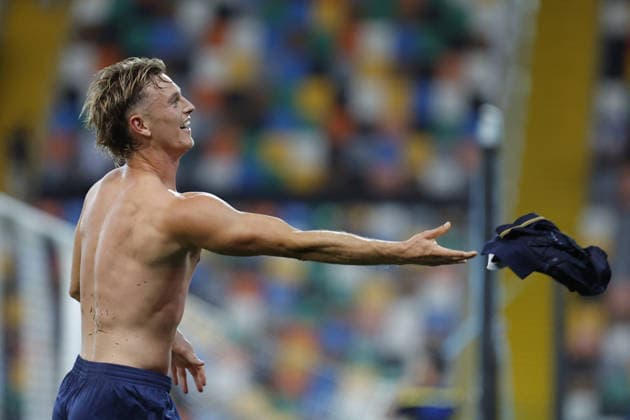 SOCCER - Serie A - Udinese Calcio vs. SS Lazio Photo by IPA ABACAPRESS.COM88252517 - Lazio s Albert Gudmundsson celebrates after winning the match during the Serie A Enilive soccer game between Udinese and Lazio at the Bluenergy Stadium in northeastern Italy on September 7, 2026. Udine Italy  Copyright: xIPAxSport ABACAx