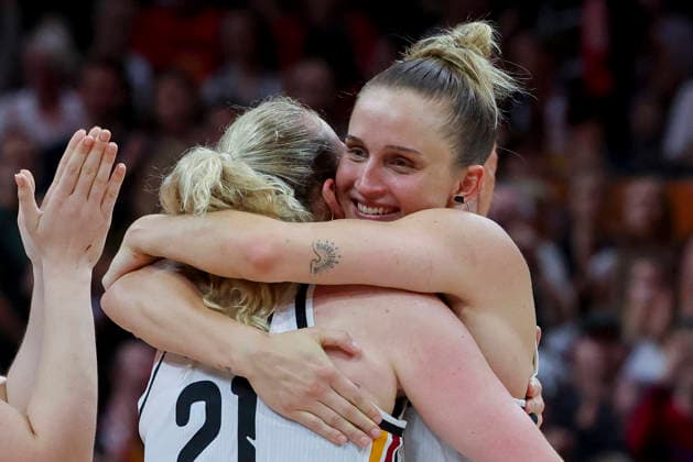 Marie Guelich (Germany) und Leonie Fiebich (Germany) cheer during the FIBA Women s Basketball World Cup Germany 2026 group match between Germany and Mali at Berlin Arena on September 7, 2026 in Berlin, Germany. (Photo by Marco Steinbrenner DeFodi Images) -