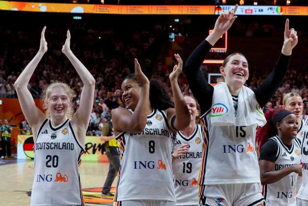 Frieda Buhner (Germany) Nyara Sabally (Germany) und Luisa Geiselsoder (Germany) cheer during the FIBA Women s Basketball World Cup Germany 2026 group match between Germany and Mali at Berlin Arena on September 7, 2026 in Berlin, Germany. (Photo by Marco Steinbrenner DeFodi Images) -