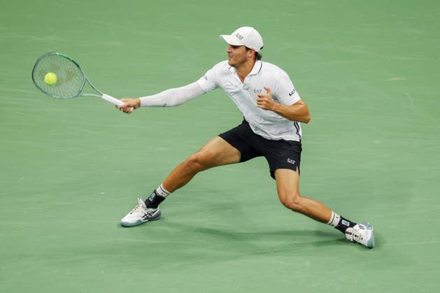 US Open tennis tournament - Day 9 Luciano Darderi of Italy in action against Alexander Zverev of Germany during their Men™s Singles round 4 match of the US Open Tennis Championships at the USTA Billie Jean King National Tennis Center in Flushing Meadows, New York, USA, 07 September 2026. FLUSHING MEADOWS NEW YORK United States  Copyright: xBRIANxHIRSCHFELDx