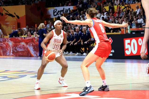 07.09.2026, Basketball, Damen, FIBA Basketball WM, 2026, USA vs Czechia Jackie Young ( USA 13 ), Veronika Vorackova ( Czechia 8 ) Berlin Uber Arena Berlin Deutschland Copyright: xNordphotox xEnglerx