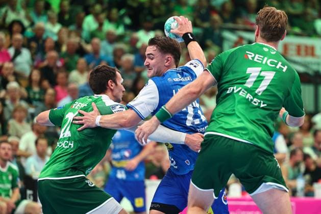 Felix Aellen (ThSV Eisenach) im Zweikampf mit Jona Schoch (HSG Wetzlar) GER, HSG Wetzlar vs ThSV Eisenach, Handball, Opel Handball-Bundesliga, 3. Spieltag, Spielzeit 2026 2027, 07.09.2026 GER, HSG Wetzlar vs ThSV Eisenach, Handball, Opel Handball-Bundesliga, 3. Spieltag, Spielzeit 2026 2027, 07.09.2026 Wetzlar Copyright: xEibner-Pressefoto RenexWeissx EP_RWS