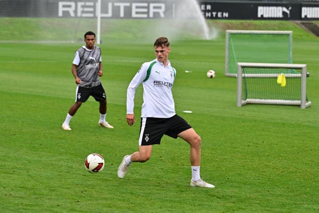 08.09.2026; Moenchengladbach; Fussball, Herren, Saison 2026 2027, Training Borussia Moenchengladbach Samin Mujevic (Gladbach) trainiert bei den Profis mit DFL regulations prohibit any use of photographs as image sequences and or quasi-video. ista-Borussia-Park Nordrhein-Westfalen Deutschland *** September 8, 2026, Mönchengladbach Soccer, Men s, 2026–2027 season, Borussia Mönchengladbach training: Samin Mujevic trains with the pros. DFL regulations prohibit any use of photographs as image sequences and or quasi-video content. Borussia Park, North Rhine-Westphalia, Germany