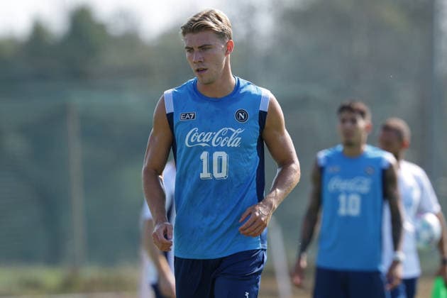 Napoli™s Rasmus Hojlund During training at the SSC Napoli sports center, Champions League Napoli - Arsenal Castel Volturno (CE) on September 08 , 2026  Copyright: xAlessandroxGarofalo LaPressex