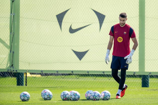 Spain-UEFA Champions League Media Day FC Barcelona, Barca v Feyenoord in Barcelona, Spain. UEFA Champions League media day. Joan Garcia (1), goalkeeper of FC Barcelona during a training session ahead of the UEFA Champions League match between FC Barcelona and Feyenoord Rotterdam in Ciutat Esportiva Joan Gamper, Barcelona, Spain, on September 8, 2026. Barcelona Ciutat Esportiva Joan Gamper Barcelona Spain
