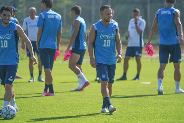 Allenamento SSC Napoli a Castelvolturno Stanislav Lobotka of SSC Napoli Durante l™allenamento pre partita Champions League tra Napoli ed Arsenal a Castelvolturno del 08 09 2026 Castelvolturno Centro Sportivo SSC Napoli Campania ITALIA Copyright: xSalvatorexDexRosaxSalvatorexDexRosax DSC02792