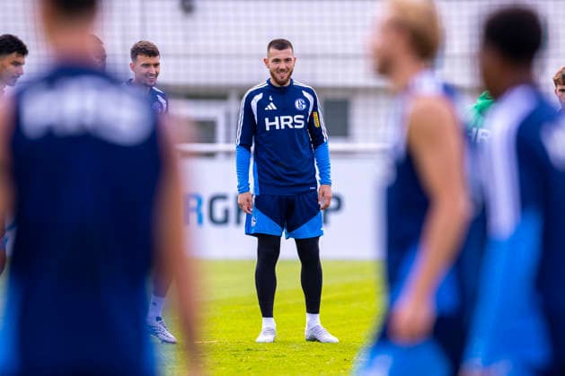 08.09.2026, Fussball, Training des FC Schalke 04. Hasan Kurucay (FC Schalke 04). Gelsenkirchen Trainingsgelände FC Schalke 04 NRW Deutschland xRHR-FOTO YYx *** September 8, 2026, Soccer, FC Schalke 04 practice Hasan Kurucay FC Schalke 04 Gelsenkirchen FC Schalke 04 training facility NRW Germany xRHR PHOTO YYx Copyright: RHR-FOTOx RHR-FOTO YY