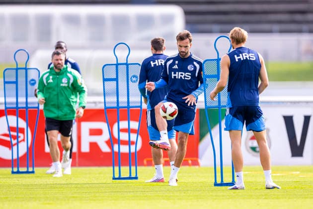 08.09.2026, Fussball, Training des FC Schalke 04. Kenan Karaman (FC Schalke 04). Gelsenkirchen Trainingsgelände FC Schalke 04 NRW Deutschland xRHR-FOTO YYx *** September 8, 2026, Soccer, FC Schalke 04 practice, Kenan Karaman, FC Schalke 04, Gelsenkirchen, FC Schalke 04 training facility, North Rhine-Westphalia, Germany, xRHR, PHOTO YYx Copyright: RHR-FOTOx RHR-FOTO YY