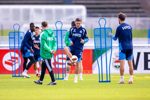 08.09.2026, Fussball, Training des FC Schalke 04. Maximilian Wöber (FC Schalke 04). Gelsenkirchen Trainingsgelände FC Schalke 04 NRW Deutschland xRHR-FOTO YYx *** September 8, 2026, Soccer, FC Schalke 04 practice Maximilian Wöber FC Schalke 04 Gelsenkirchen FC Schalke 04 training facility NRW Germany xRHR PHOTO YYx Copyright: RHR-FOTOx RHR-FOTO YY